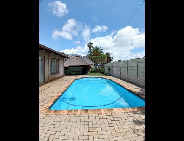4 BEDROOM HOUSE FOR SALE IN SASOLBURG EXT 12